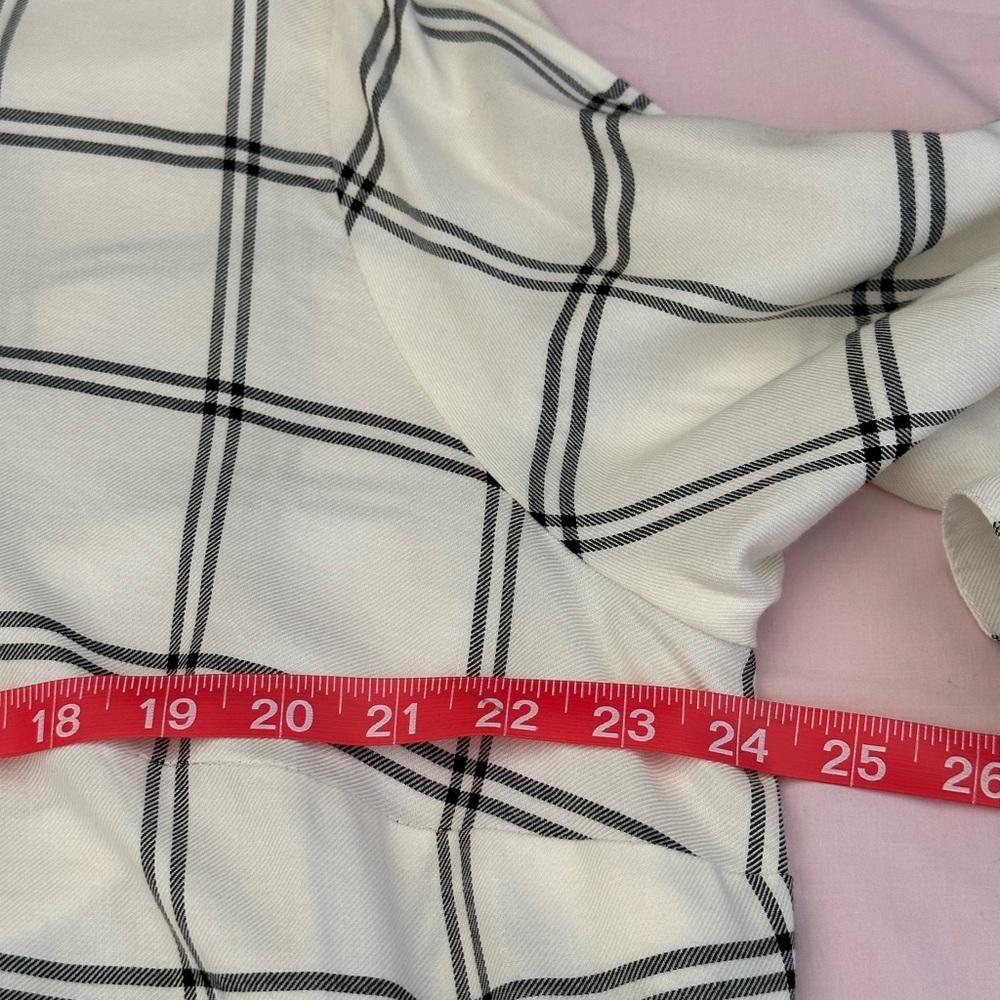 H&M White and Black Casual Button Down Shirt - Picture 8 of 10